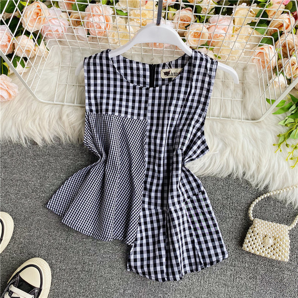 Női kockás felső aszimmetrikus modell ovális nyakkivágással