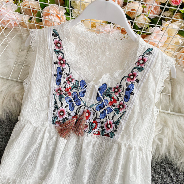 Modern női akvárium széles modell hímzéssel és nyakkendővel