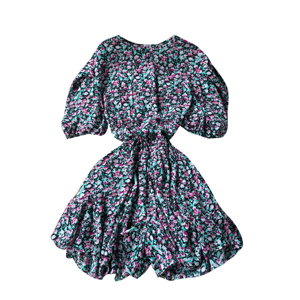 Naiste ovaalse dekoltee ja lillelise trükiga kombinesoon