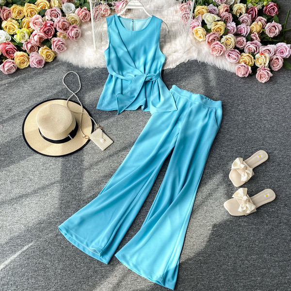 Modern női szett hosszú, széles nadrágból és felsőből