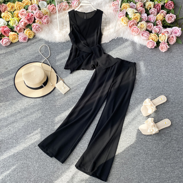 Modern női szett hosszú, széles nadrágból és felsőből