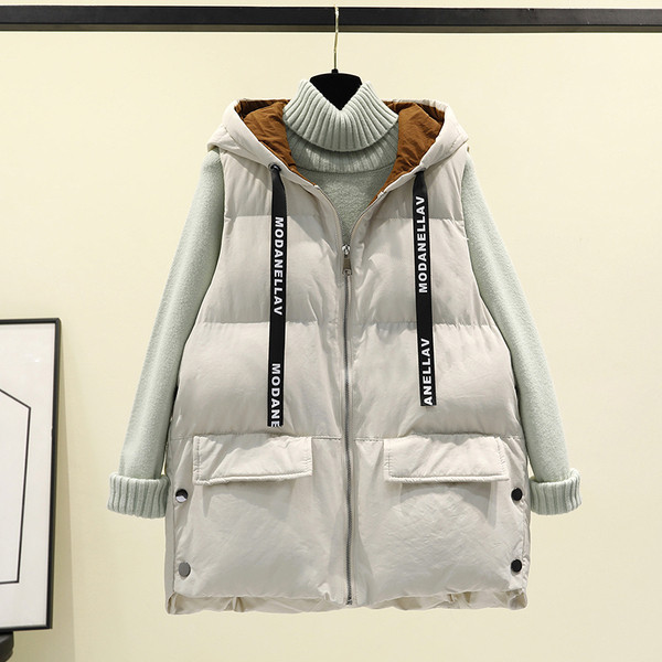 Hétköznapi női mellény kapucnival és nyakkendővel