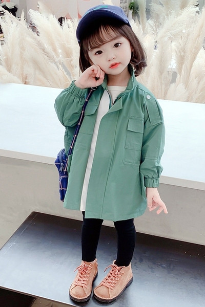 Μοντέρνο παιδικό μπουφάν με τσέπες για κορίτσια