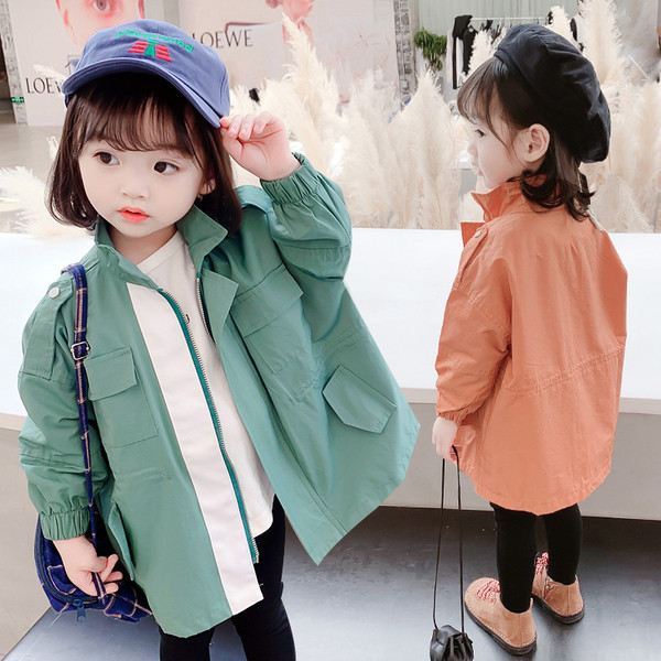 Μοντέρνο παιδικό μπουφάν με τσέπες για κορίτσια