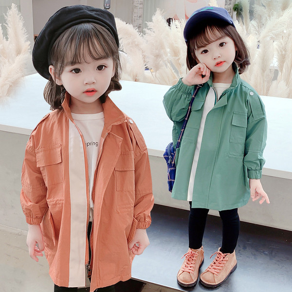 Μοντέρνο παιδικό μπουφάν με τσέπες για κορίτσια