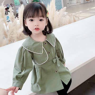 Új modell gyerekkabát övvel és gombokkal lányoknak