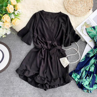 Salopetă de damă cu decolteu și cravate spitz