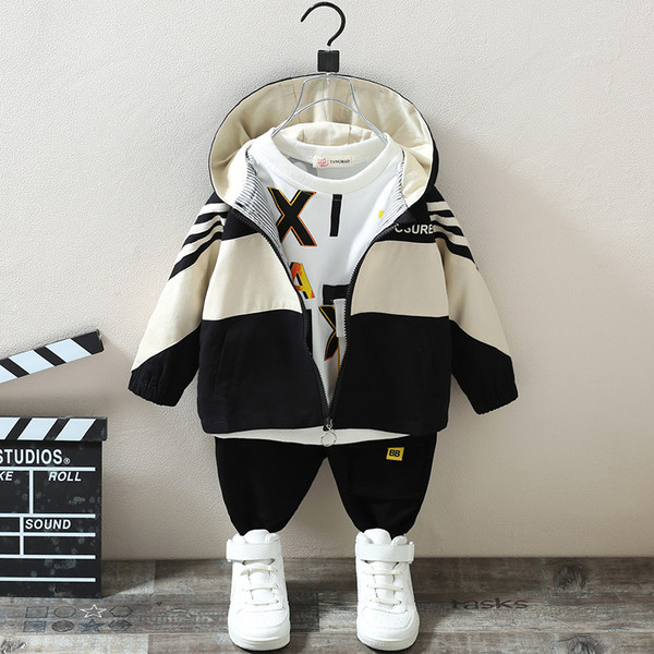 Napi gyerekkabát kapucnival fiúknak