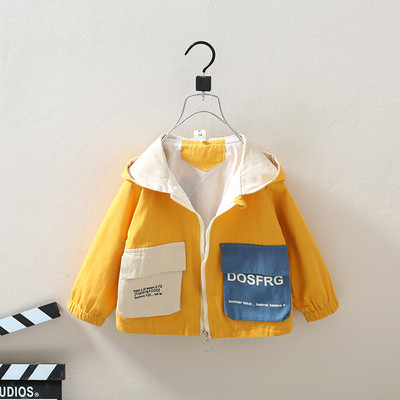 Új modell gyerekkabát felirattal és kapucnival fiúknak