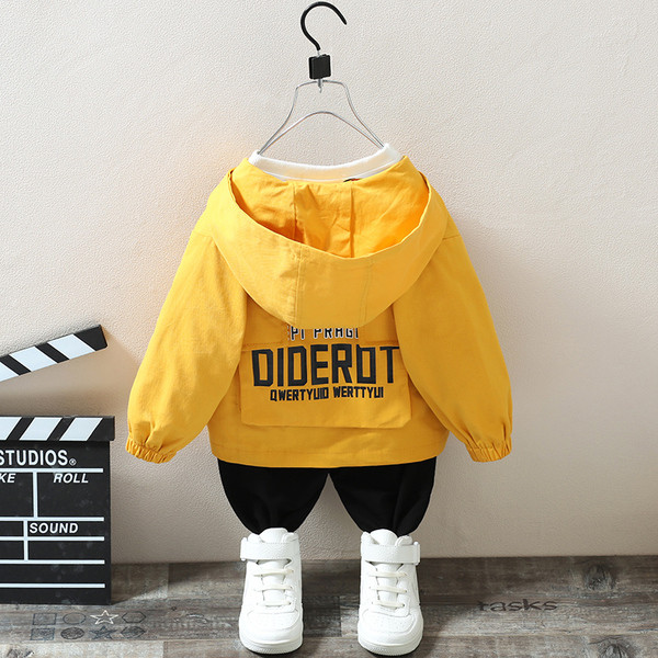 Uue mudeli taskutega laste jope poistele