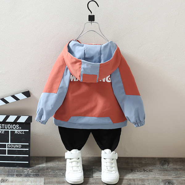 Gyerek dzseki kapucnival és felirattal fiúknak