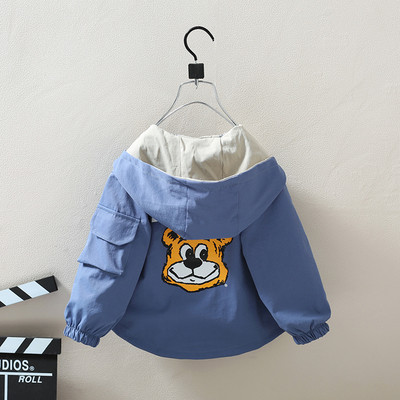 Παιδικό μπουφάν με απλικέ και κουκούλα για αγόρια