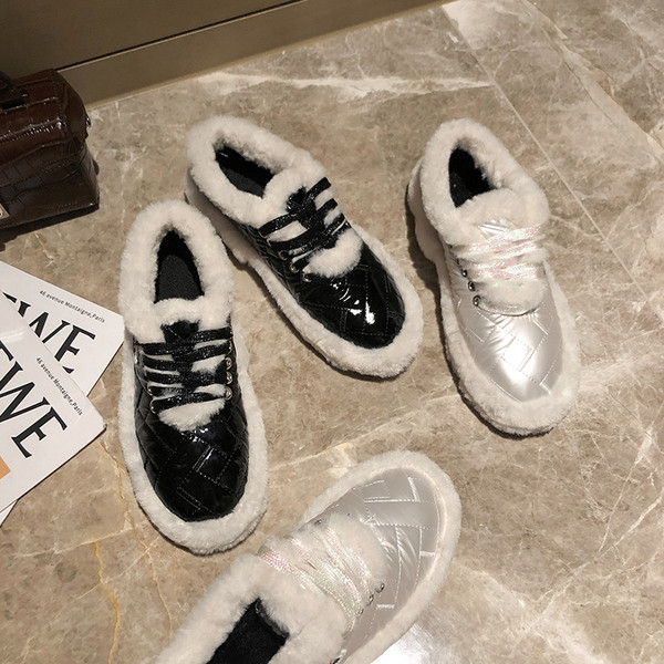 Model nou de adidasi dama cu talpa plata si puf