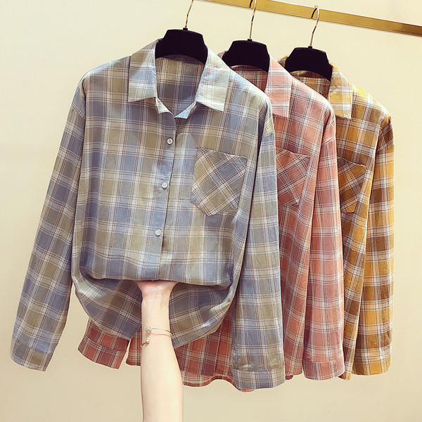 Stílusos női ing klasszikus gallérral és gombokkal, három színben