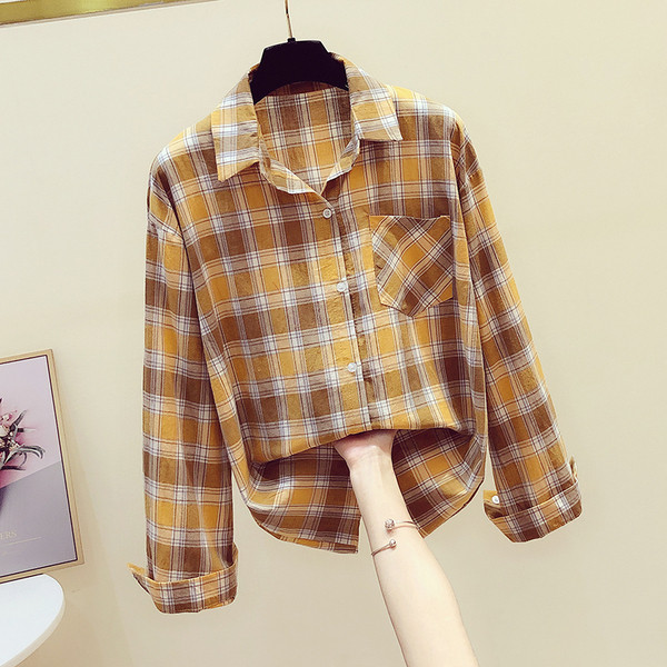 Stílusos női ing klasszikus gallérral és gombokkal, három színben