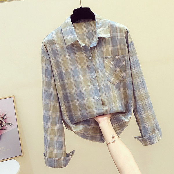 Stílusos női ing klasszikus gallérral és gombokkal, három színben