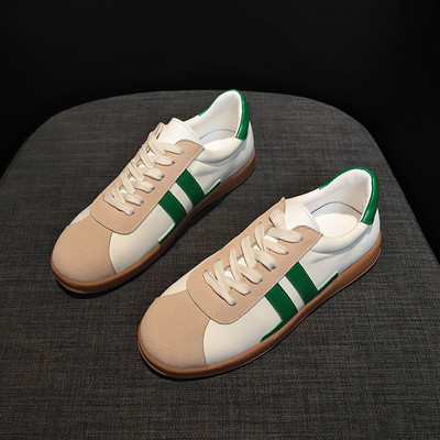 Γυναικεία χρωματιστά αθλητικά παπούτσια με κορδόνια και επίπεδη σόλα