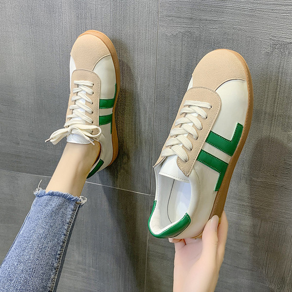 Γυναικεία χρωματιστά αθλητικά παπούτσια με κορδόνια και επίπεδη σόλα