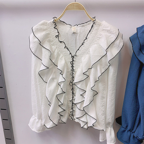 Modern női ing hosszú ujjal és spitz nyakkivágással