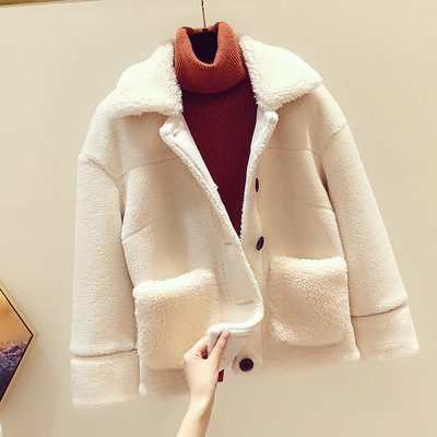 Ежедневно дамско късо палто с копчета и пух в няколко цвята