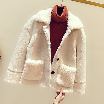 Ежедневно дамско късо палто с копчета и пух в няколко цвята