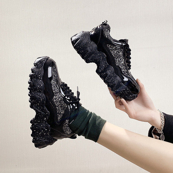 Särava efektiga ja kareda tallaga naiste tossud