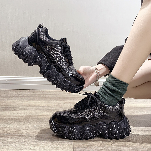 Särava efektiga ja kareda tallaga naiste tossud