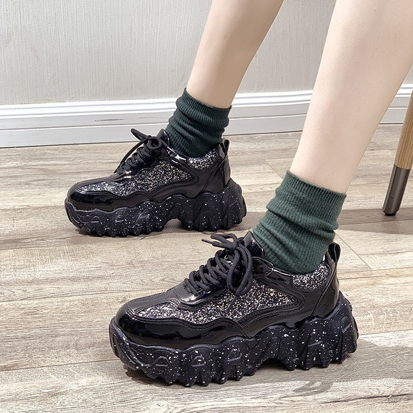 Särava efektiga ja kareda tallaga naiste tossud