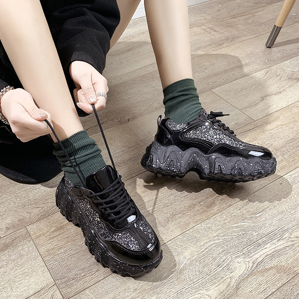 Särava efektiga ja kareda tallaga naiste tossud