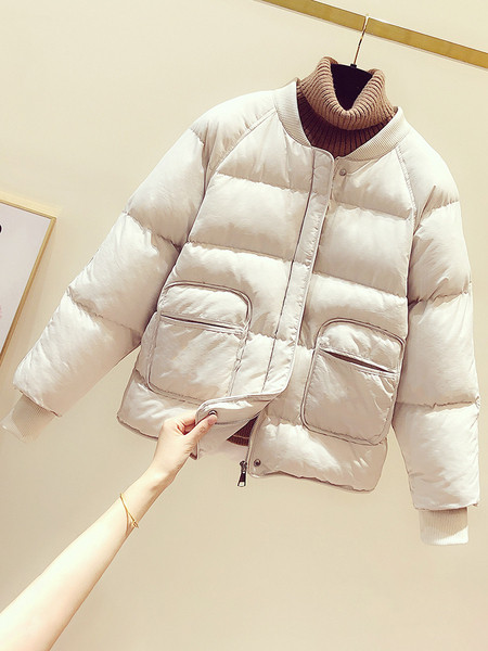 Modern női kabát zsebekkel és gombokkal, három színben