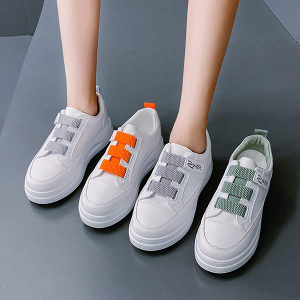 Légáteresztő női tornacipő lapos talppal és folttal