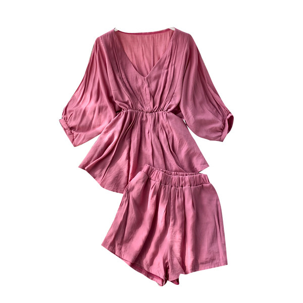 Lezser női szett széles blúzból és magas derekú nadrágból