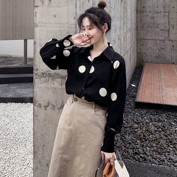 Sieviešu ikdienišķs punktveida krekls ar garām piedurknēm