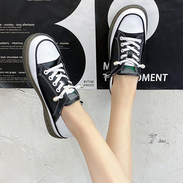 Casual γυναικεία αθλητικά παπούτσια από οικολογικό δέρμα με κορδόνια και επίπεδη σόλα