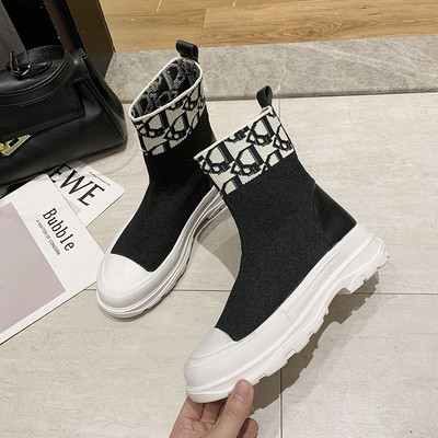 Νέο μοντέλο γυναικεία παπούτσια  με τραχιά σόλα