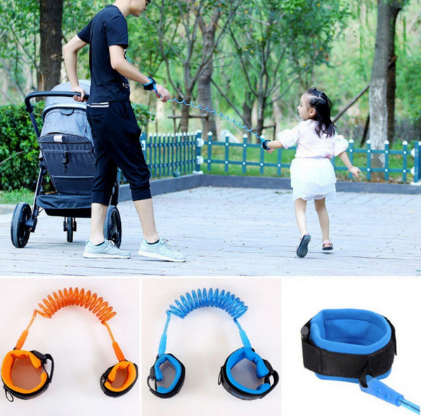 Stretch safety rope for small children against loss to help the parent