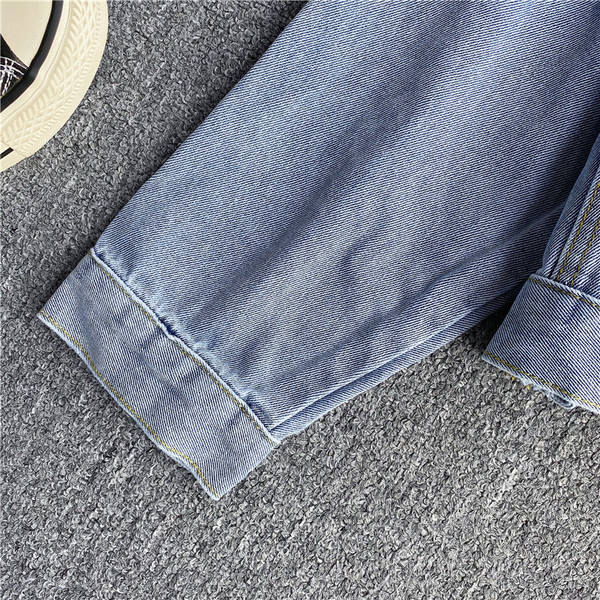 Modern farmer női kabát zsebekkel és gyöngyökkel