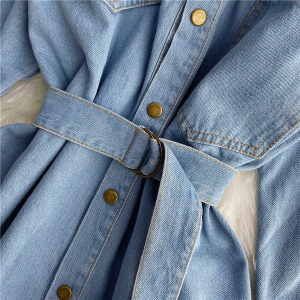 Geaca de dama din denim actuala cu curea in talie