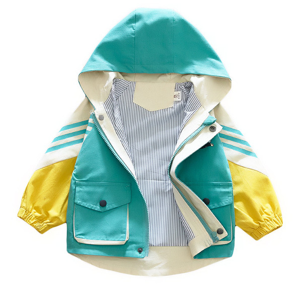 Napi gyerekkabát fiúknak kapucnival és rátéttel