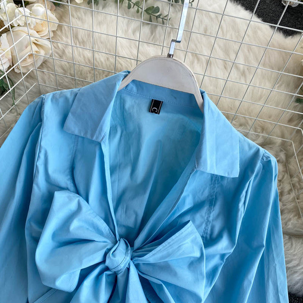 Naiste vabaaja särk paela ja klassikalise kraega kolmes värvitoonis