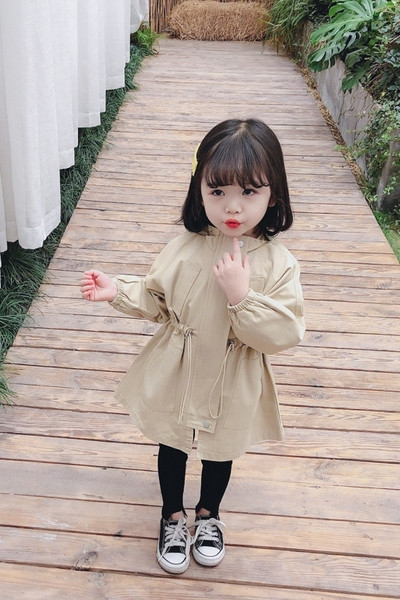 Μοντέρνο παιδικό μπουφάν με κορδόνια για κορίτσια