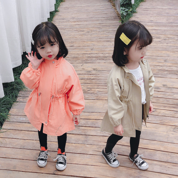 Μοντέρνο παιδικό μπουφάν με κορδόνια για κορίτσια