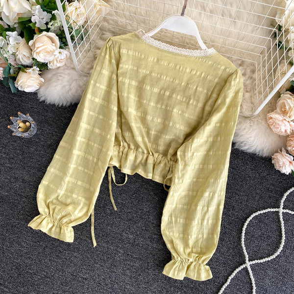 Női alkalmi ing gumírozott derékkal és szögletes nyakkivágással