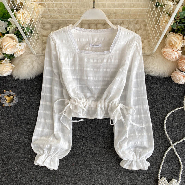 Női alkalmi ing gumírozott derékkal és szögletes nyakkivágással