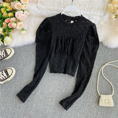 Női csipke ing hosszú ujjal és ovális nyakkivágással