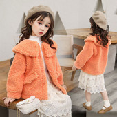 Gyerek pehelykabát gombokkal lányoknak