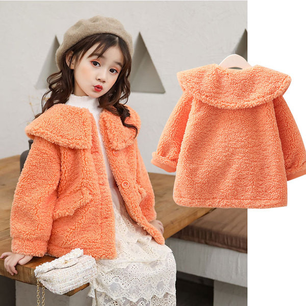 Gyerek pehelykabát gombokkal lányoknak