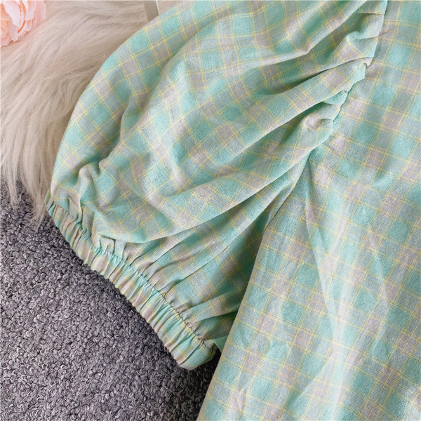 Lezser női rövid kockás ing gombokkal