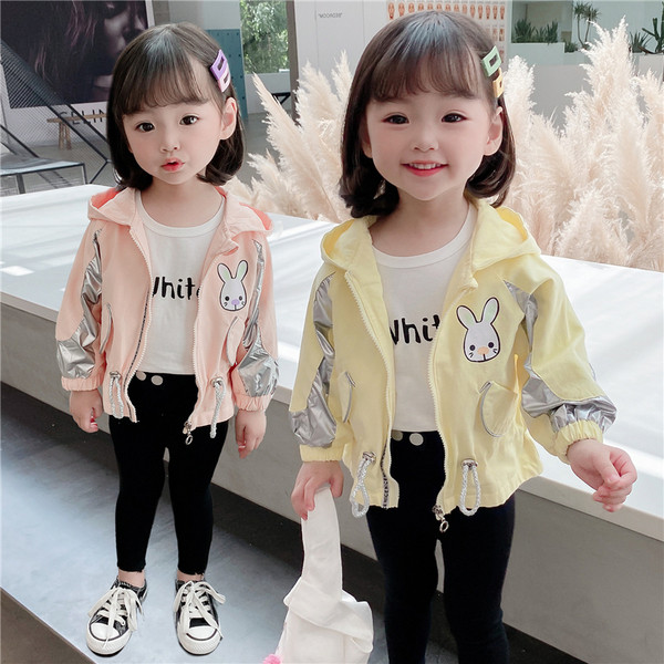 Alkalmi gyerekkabát kapucnival és rátéttel lányoknak