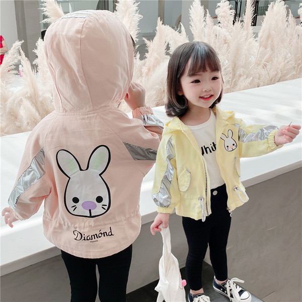 Alkalmi gyerekkabát kapucnival és rátéttel lányoknak